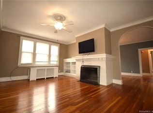 19 Robin Rd APT C4, West Hartford, CT 06119