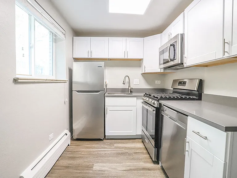 1325 Madison St — Photo 13
