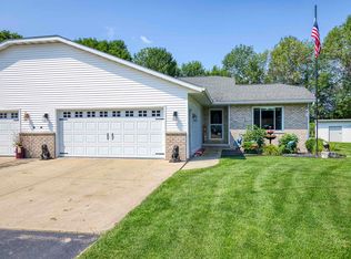 2305 Sugarbridge Ct, Menasha, WI 54952