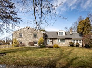 7 Hickory Ln, Wallingford, PA 19086