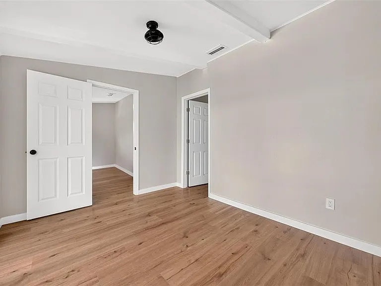 1099 Grove Ave — Photo 46