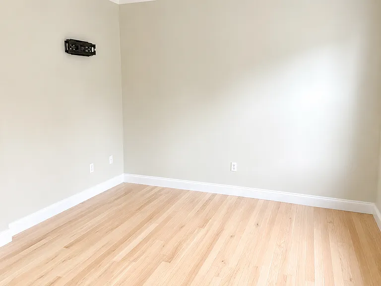 177 W 5th St #2 — Photo 5
