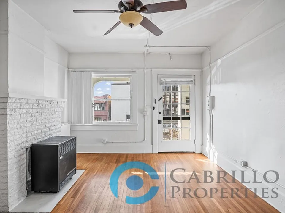 Casa Blanca Apartments