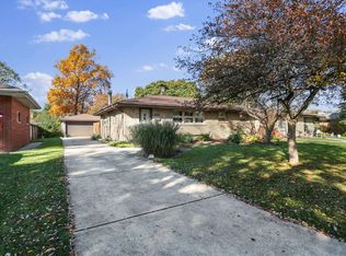 8402 Cottage Grove Pl, Highland, IN 46322