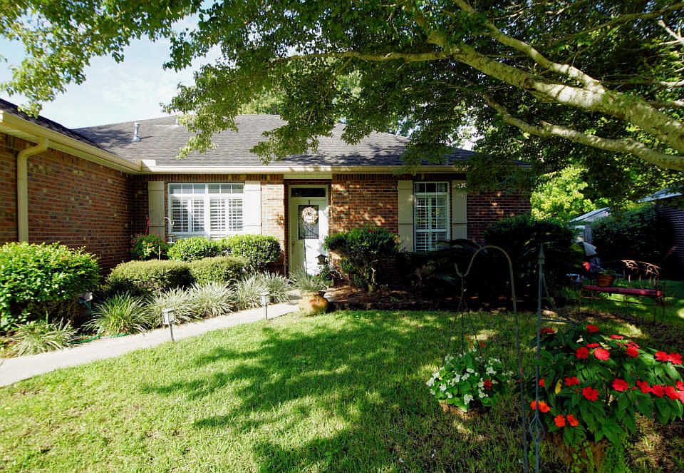 1st image of 4574 Castlewood Ln