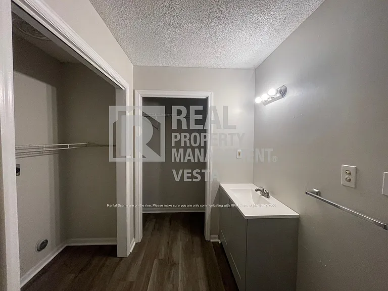 5351 Finsbury Dr — Photo 11
