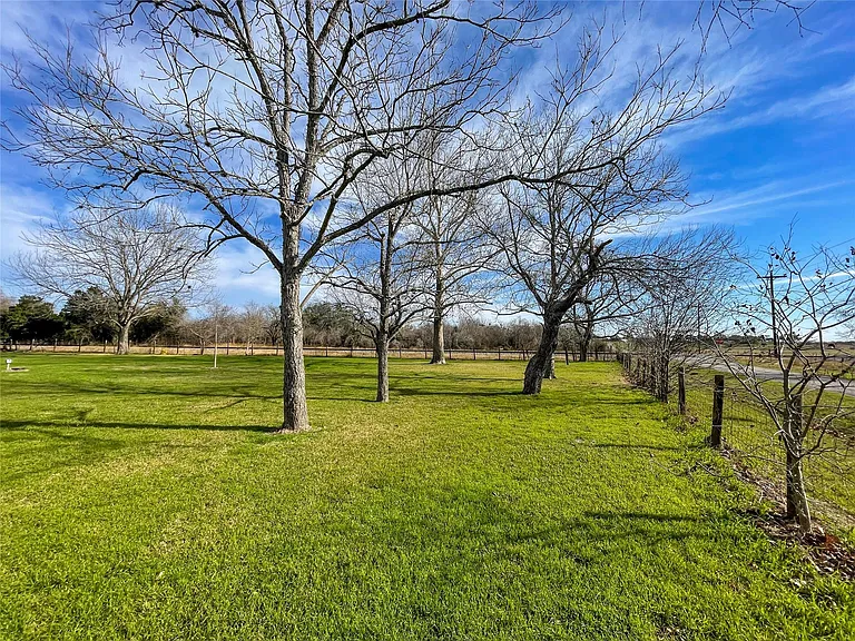 401 Anderson Rd — Photo 4