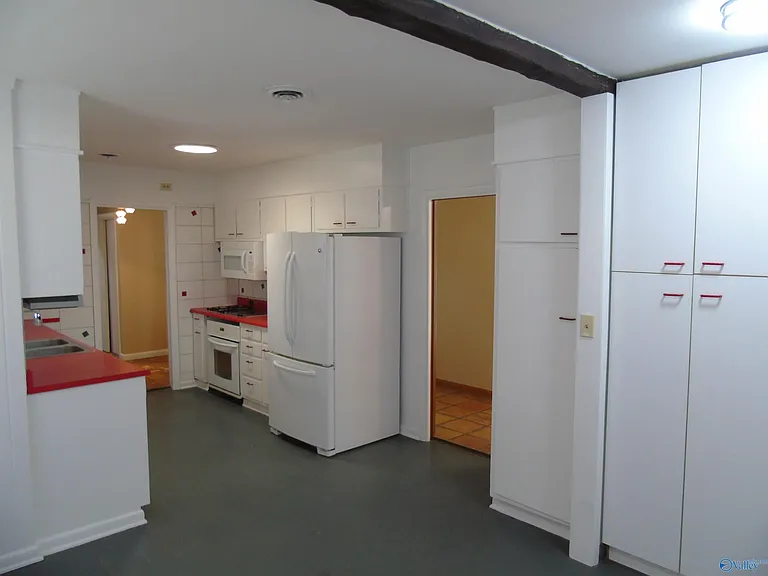 2504 Maysville Cir NE — Photo 9