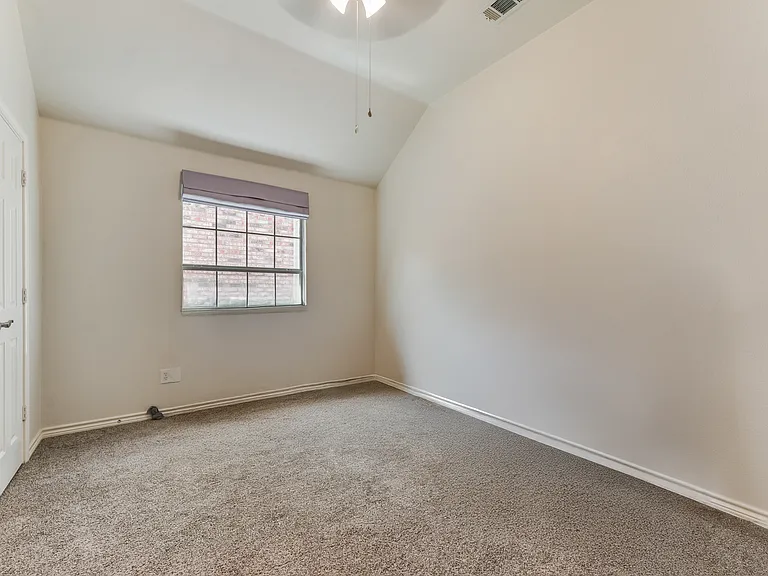 1706 Humbolt Dr — Photo 9
