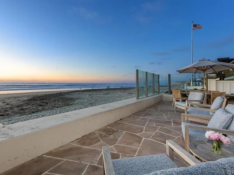 2008 Ocean Front — Photo 13
