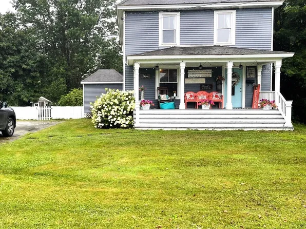 34 West Street, Newport, ME 04953