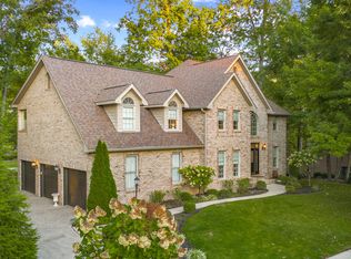 875 Baywood Ct, Columbus, IN 47201