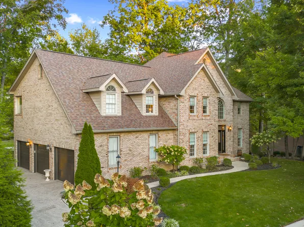 875 Baywood Ct, Columbus, IN 47201