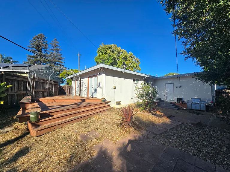 550 Del Mar Ave — Photo 13