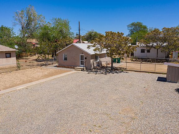 2nd image of 310 N Loma Linda Ave