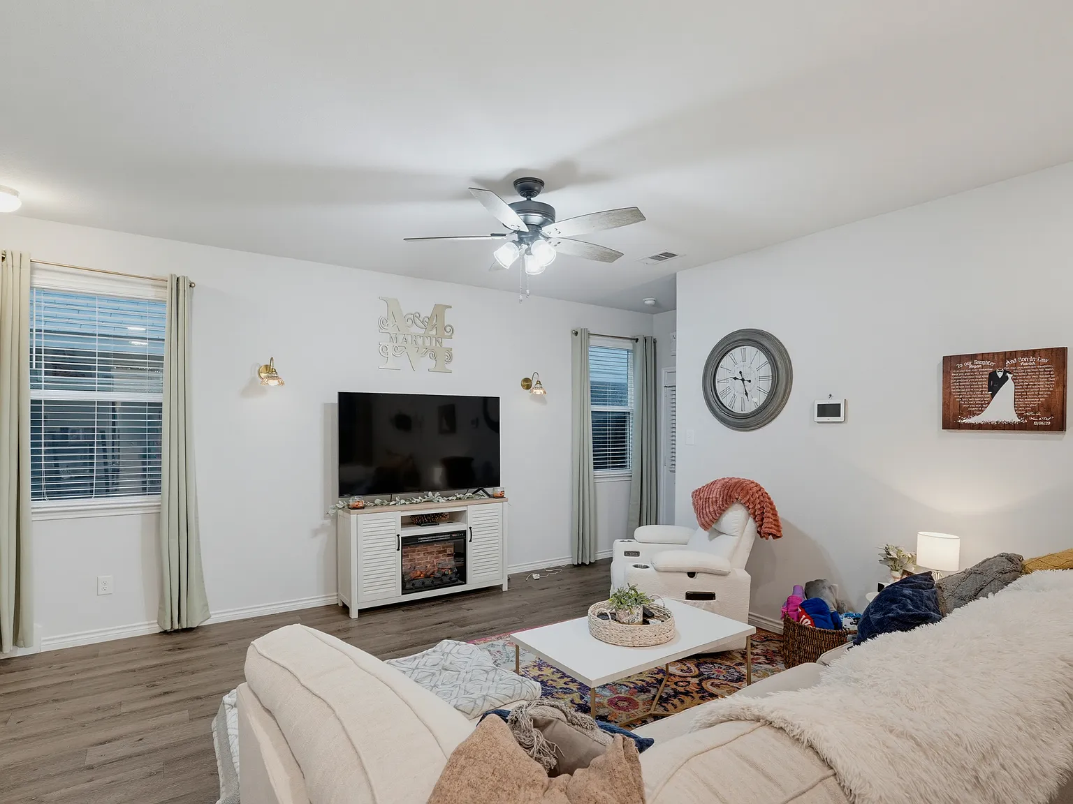 2 bed, 2.5 bath, 1214 sqft, $1,890 — Photo 4
