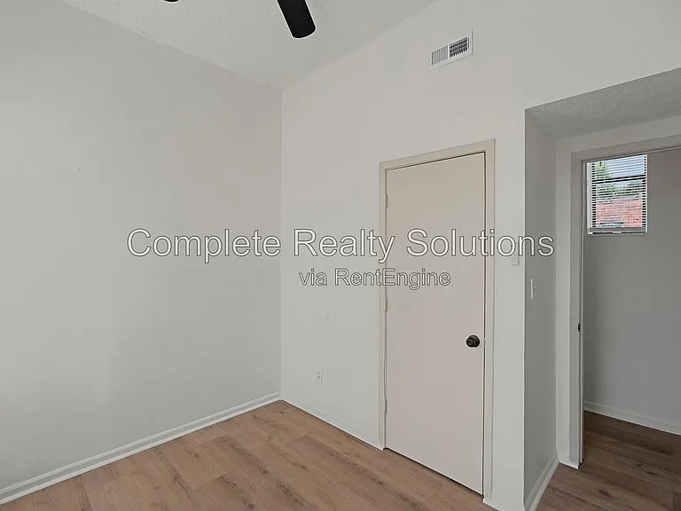 2928 Texas Ave #2F — Photo 24