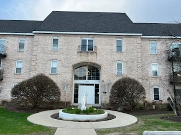 5201 Carriageway Dr APT 315, Rolling Meadows, IL 60008
