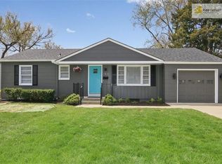 7918 Reeds Rd, Prairie Village, KS 66208