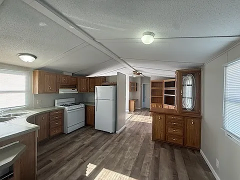 3 bed, 2.0 bath, $25,000 — Photo 2