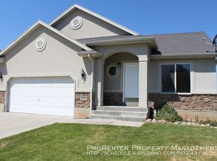 1099 N 1285 W, Clinton, UT 84015