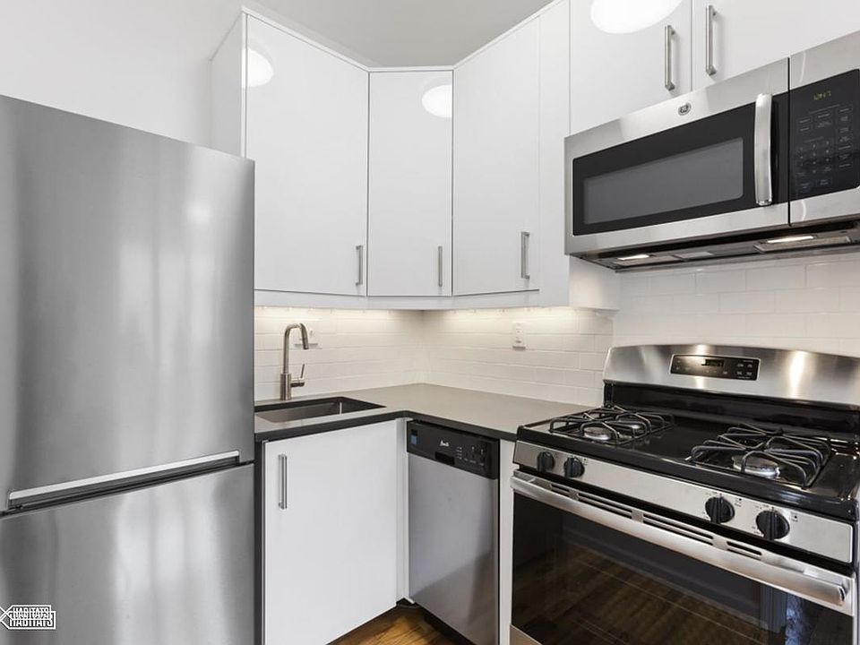 2nd image of 192 Meserole St APT 5
