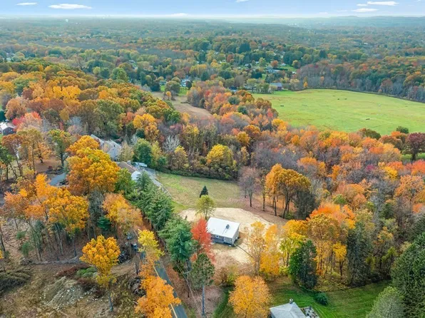 95 Cold Hill Rd, Granby, MA 01033