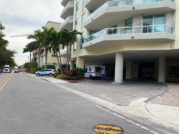 5th image of 401 SW 4th Ave APT 401