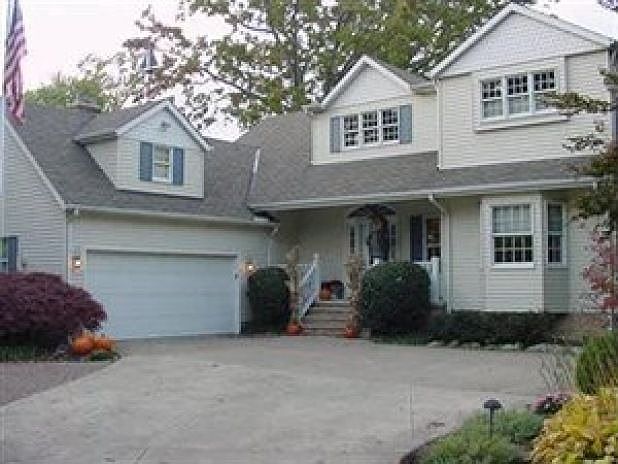 1st image of 15720 W Shore Ct