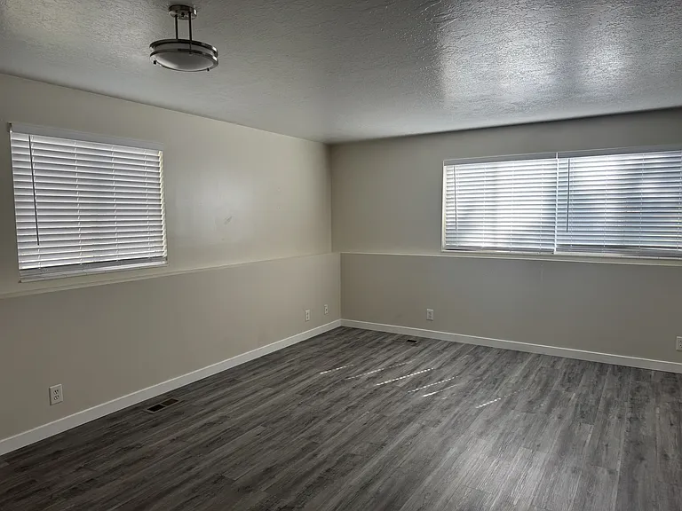 1431 Monroe Blvd #4 — Photo 3