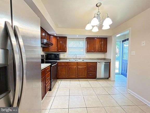 4th image of 9322 Fitzharding Ln