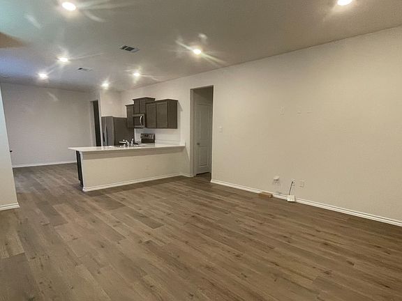 5th image of 6015 Midsummer Way