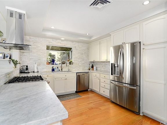 4th image of 5611 Valley Circle Blvd