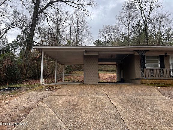 2nd image of 107 Oak Ridge Dr