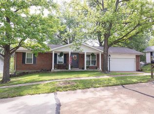 1122 Grenadier Ln, Ballwin, MO 63021