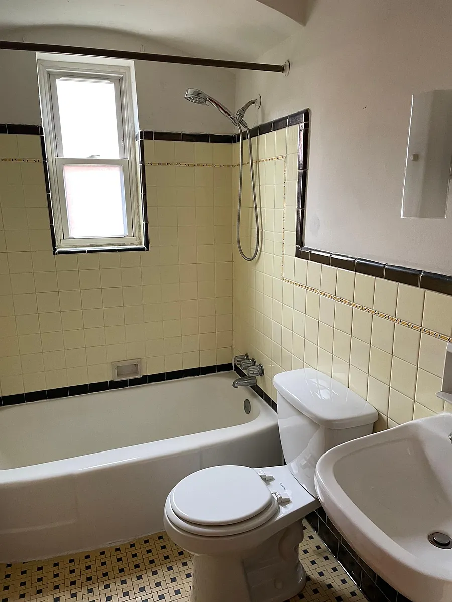 Bathroom - 1119 Amsterdam Rd #2