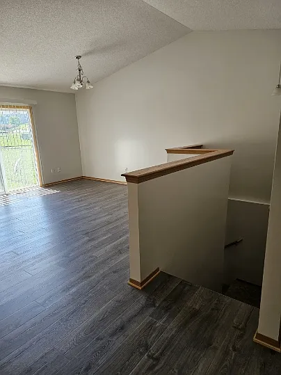 506 Stonedale Dr — Photo 3