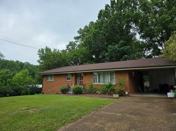 1115 E Blythe St, Paris, TN 38242
