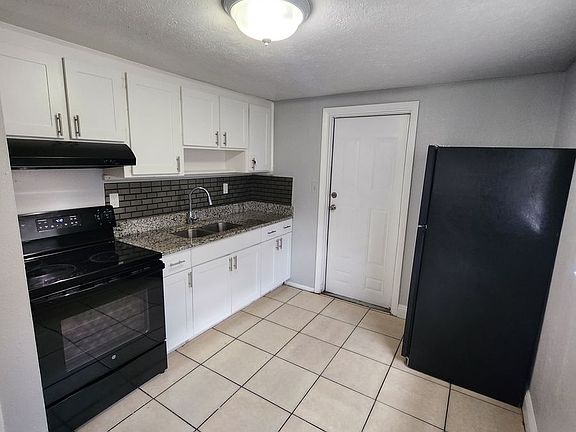 2nd image of 13609 N 20th St #D