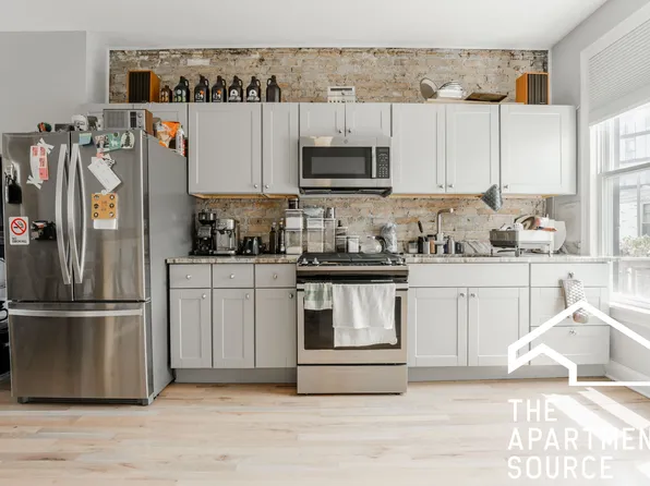 731 W Ohio St #C, Chicago, IL 60654