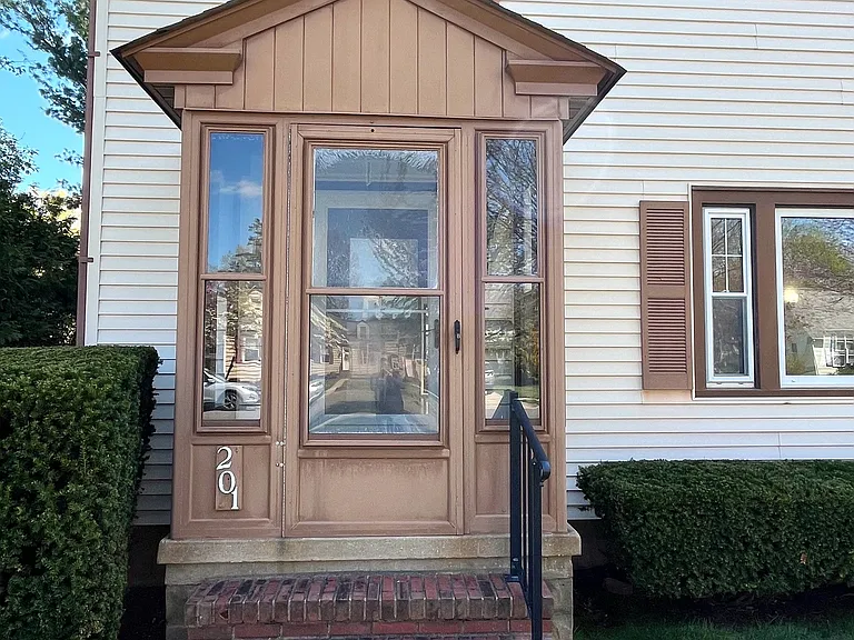201 N American Ave — Photo 2
