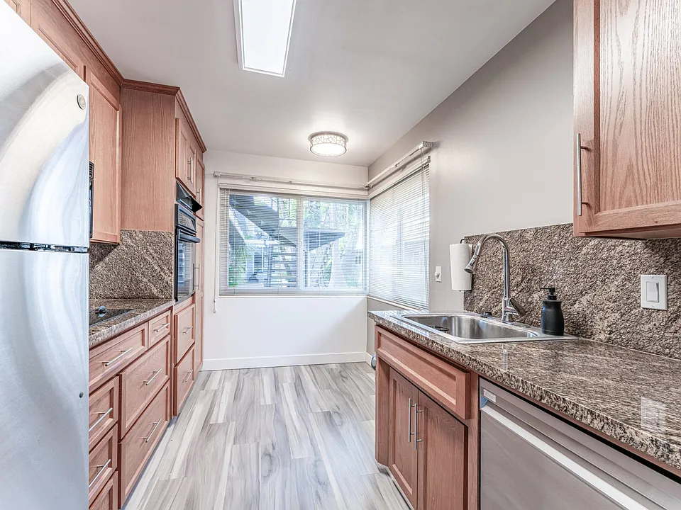 3517 Alden Way #6