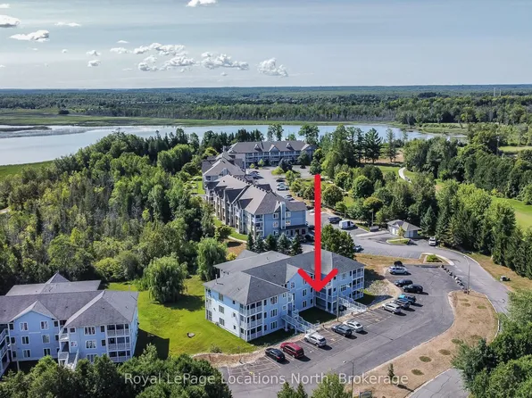 30 Mulligan Ln #8, Wasaga Beach, ON L9Z 1C4