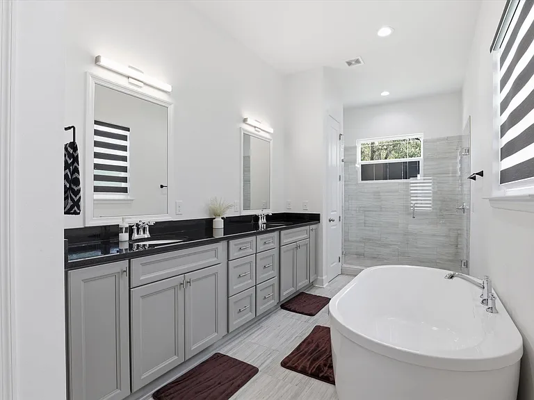 2751 Michel Boulos St — Photo 27