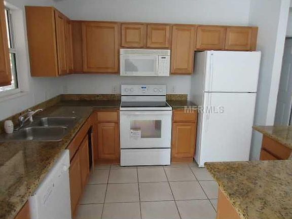 3rd image of 316 Woodland Trl