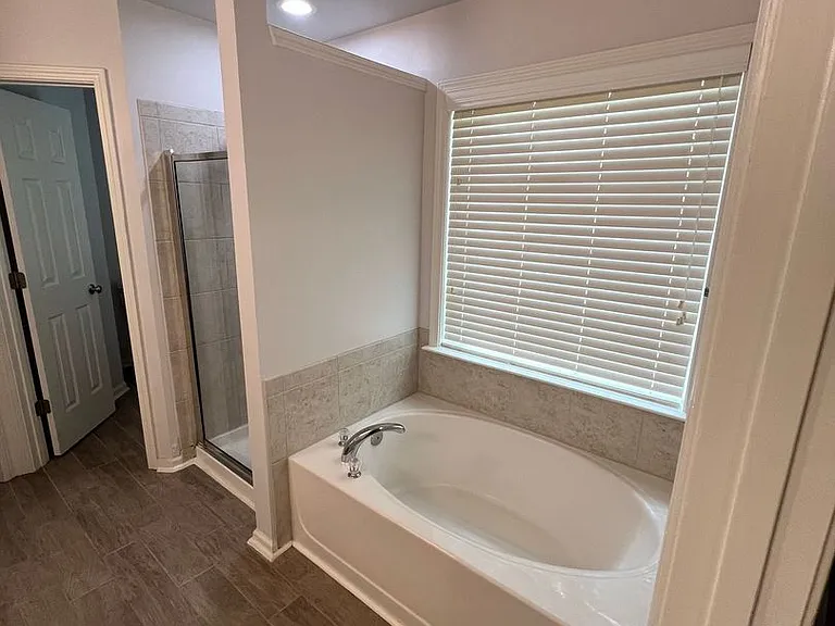 2048 Fosco Dr — Photo 23