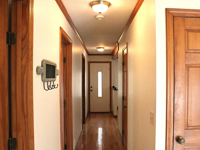 1878 Riverside Dr — Photo 13