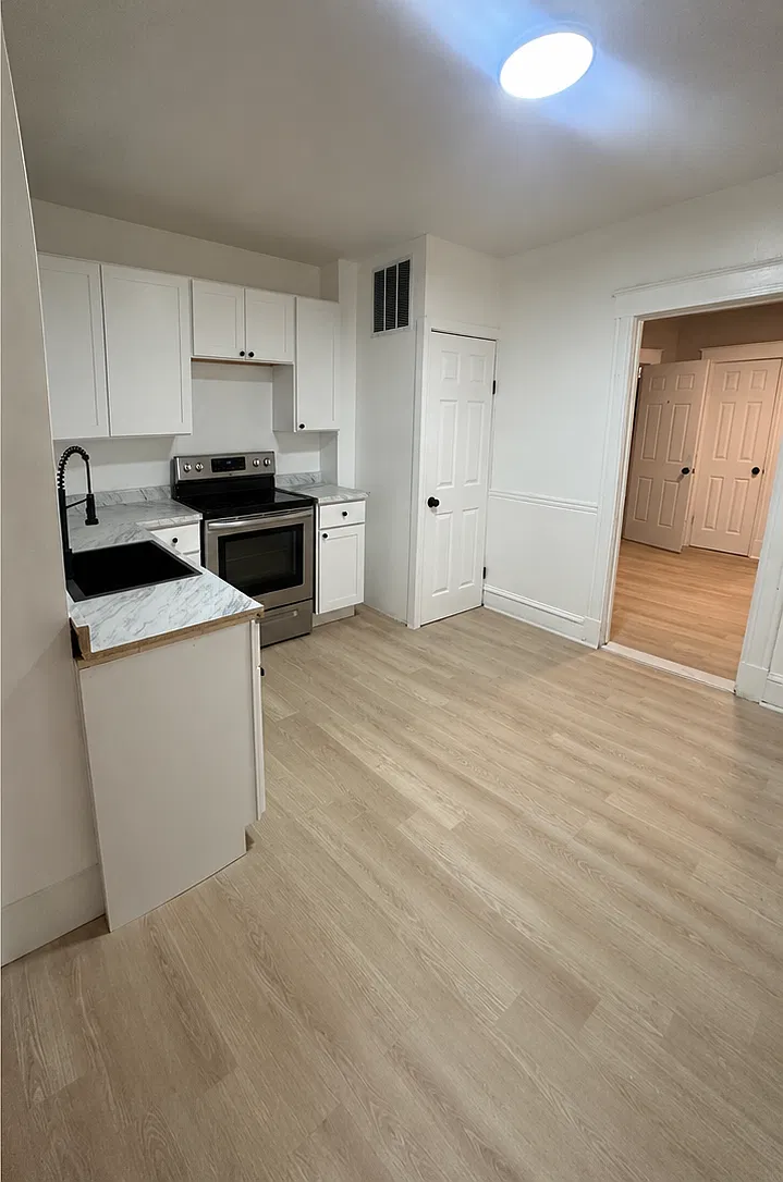 16 Hillside Ave — Photo 2