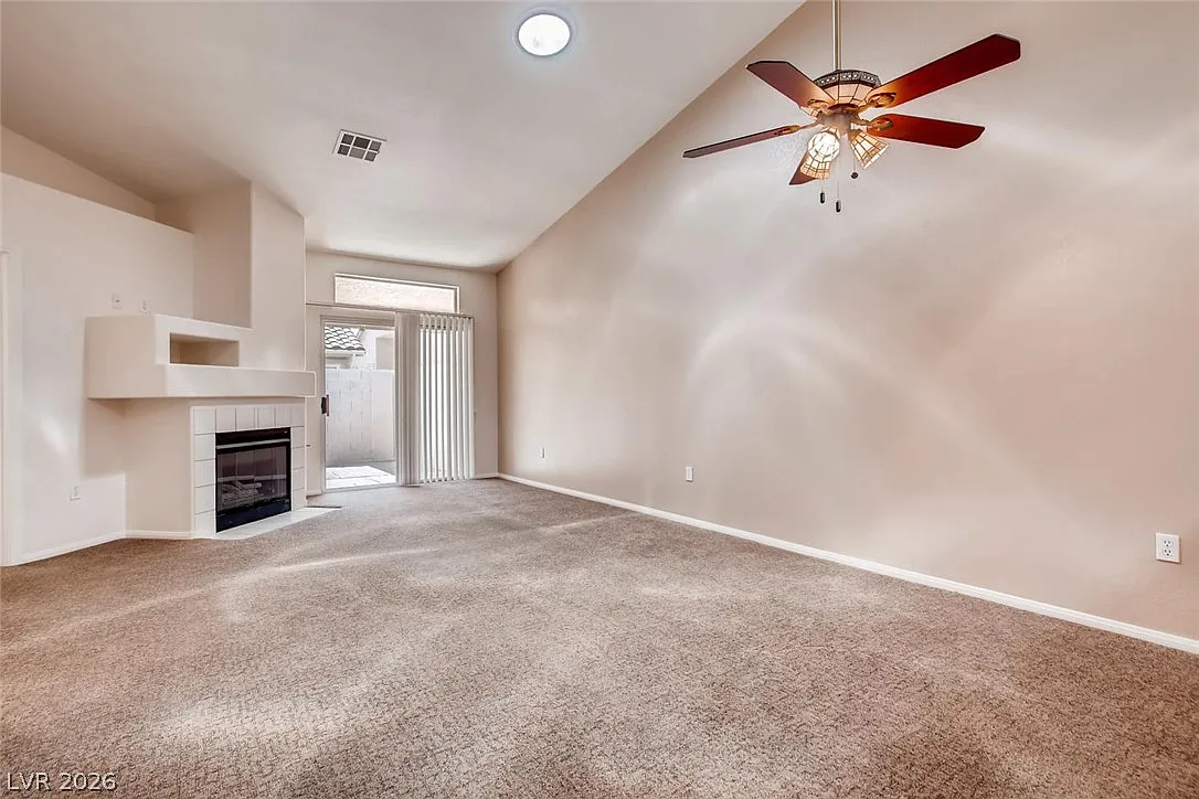 2 bed, 2.0 bath, 1140 sqft, $1,700 — Photo 2