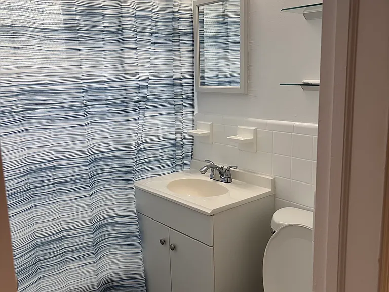 233 Phoenetia Ave #3 — Photo 8